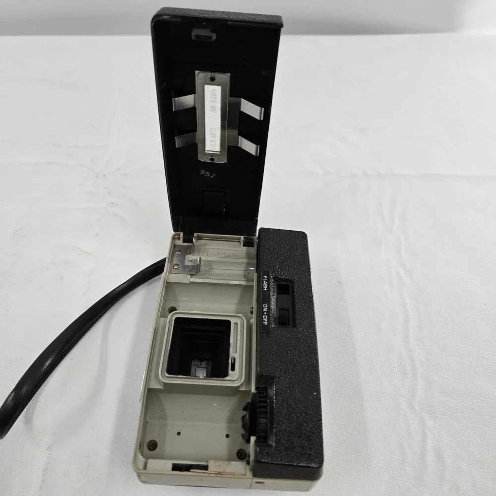 Keystone Everflash 20 Berkey Film Camera Electric Eye Untested Vintage